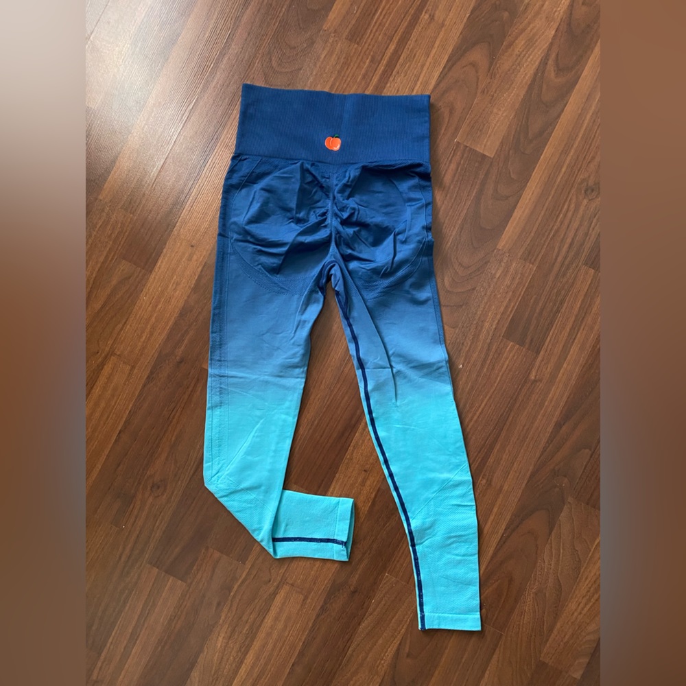 PECCHED BLUE OMBRE LEGGINGS.